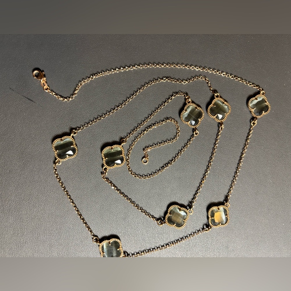 Rose gold clover necklace gray agate approx 36” long. - Picture 3 of 9